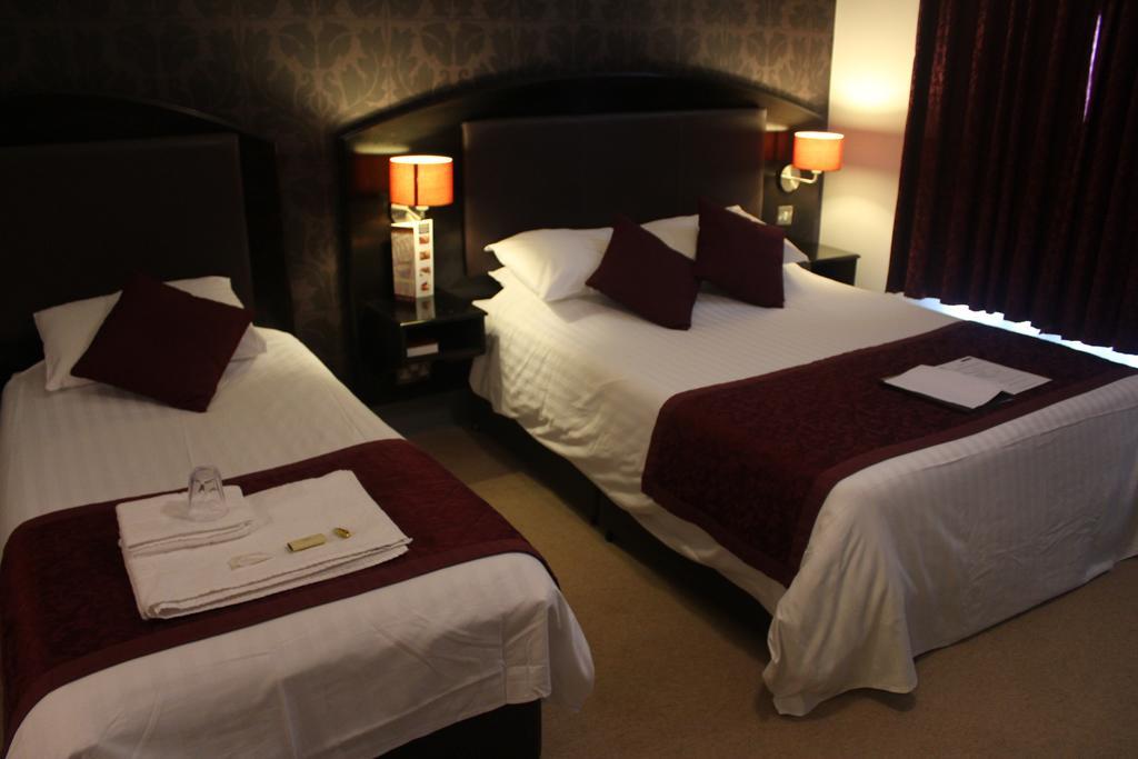 The Cathedral Hotel Salisbury Extérieur photo