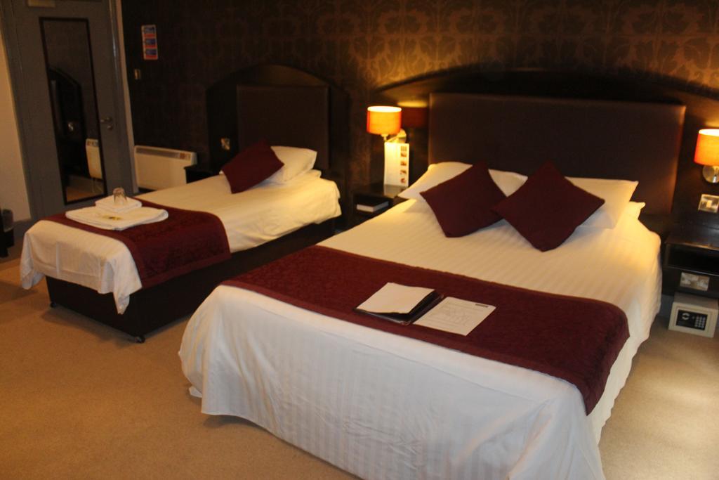 The Cathedral Hotel Salisbury Extérieur photo