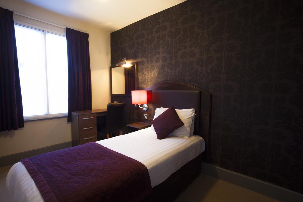 The Cathedral Hotel Salisbury Extérieur photo