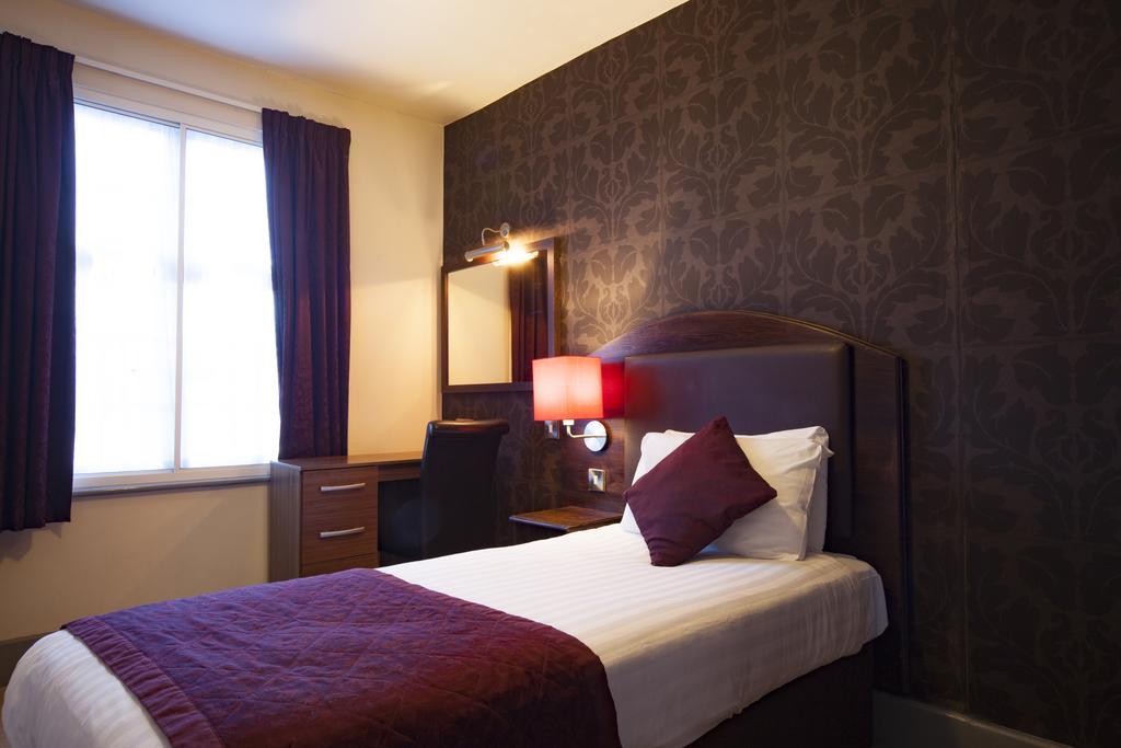 The Cathedral Hotel Salisbury Extérieur photo